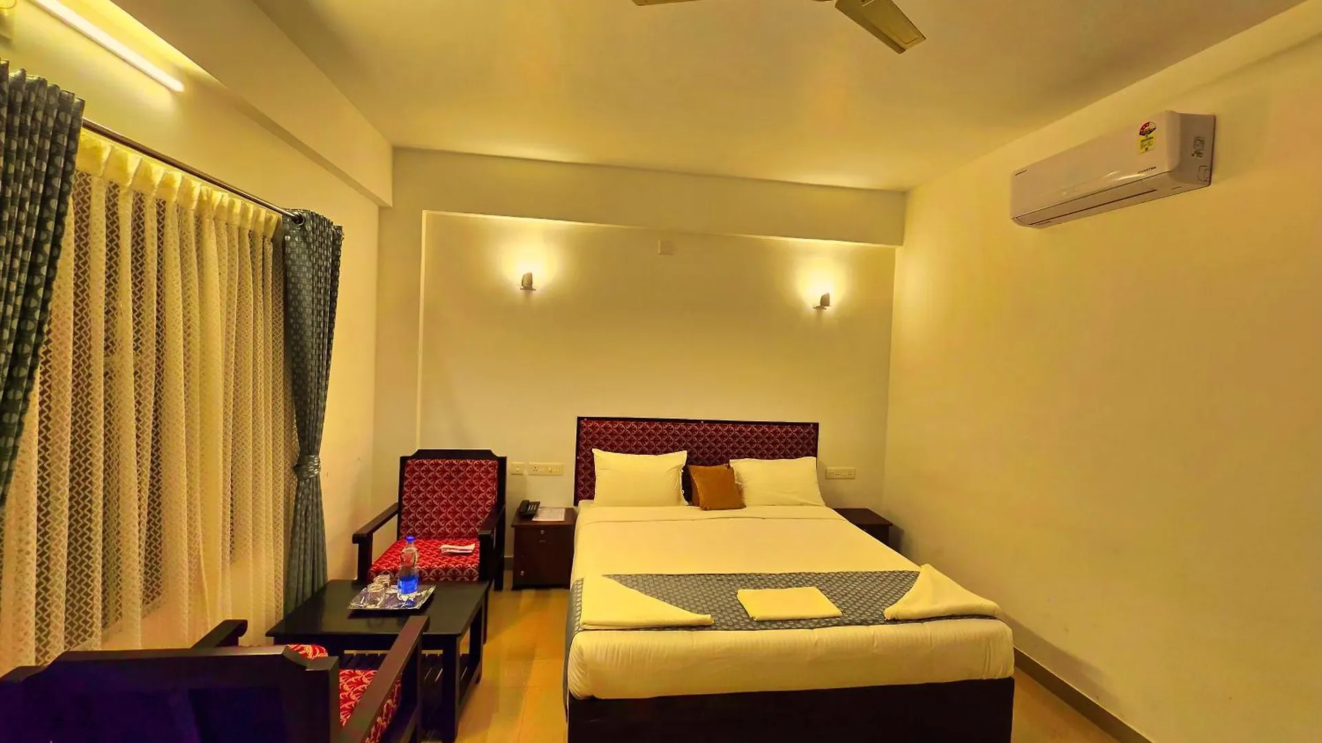 Bob Green Aura Sultan Bathery Hotel